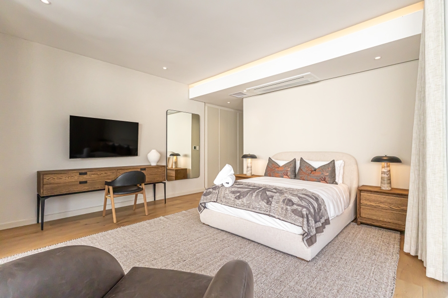 To Let 4 Bedroom Property for Rent in Fresnaye Western Cape